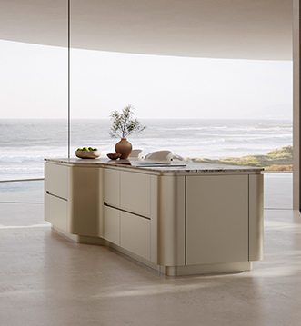 Snaidero Ola White island kitchen in a Marbella villa
