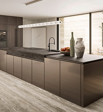Snaidero Quadra Burnished Gold lacquer kitchen with island in Marbella